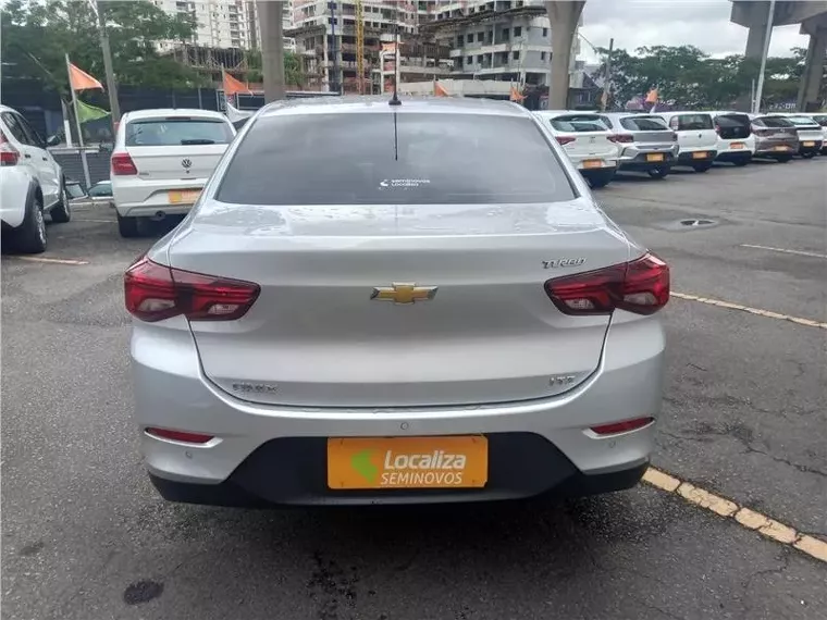 Chevrolet Onix Prata 3