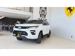 Toyota Hilux SW4