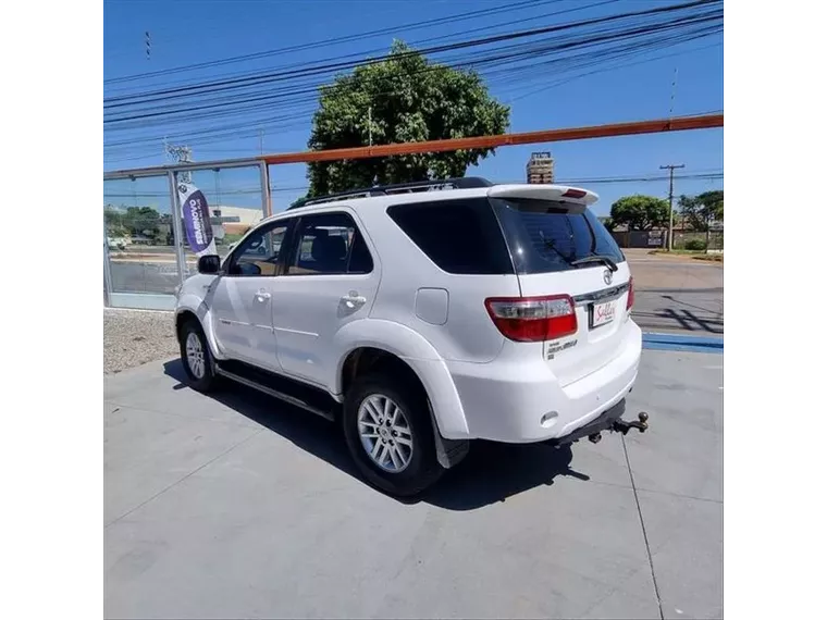 Toyota Hilux SW4 Branco 5