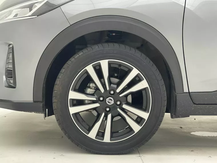 Nissan Kicks Cinza 3