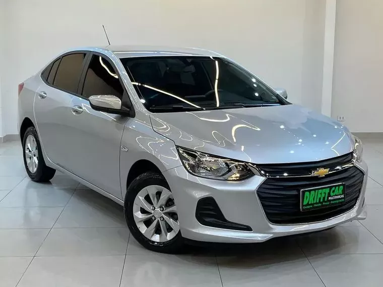 Chevrolet Onix Prata 3