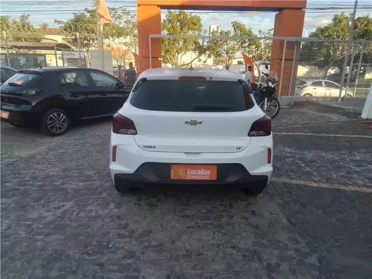 Chevrolet Onix Branco 3