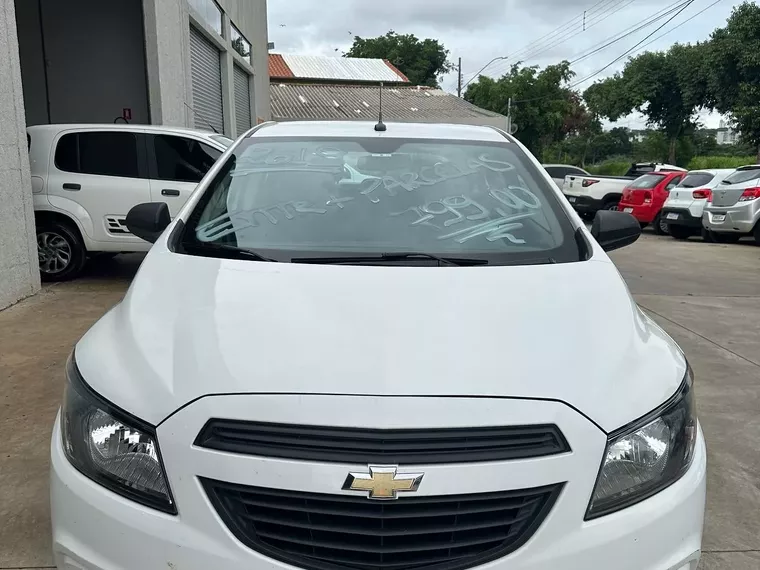 Chevrolet Onix Branco 5