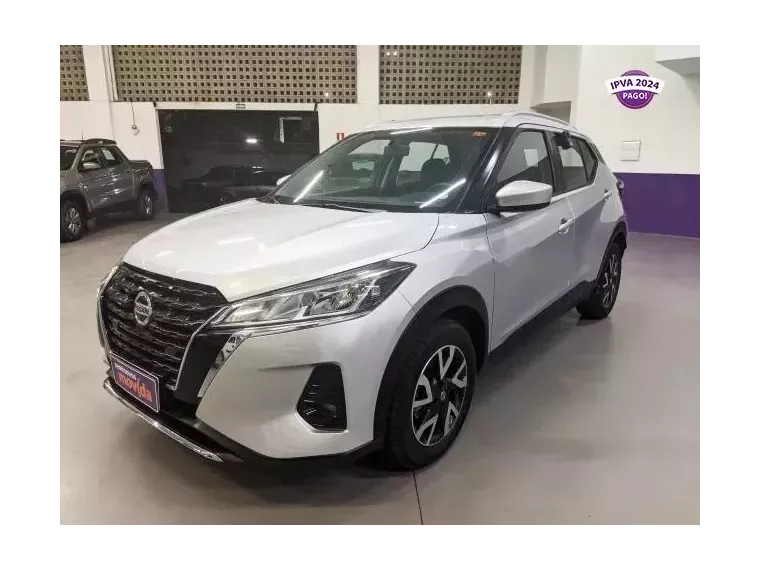 Nissan Kicks Prata 3