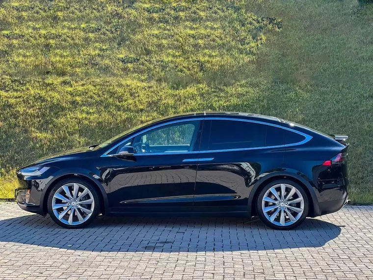 Tesla Model X Preto 7