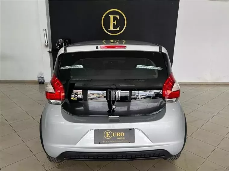 Fiat Mobi Prata 6