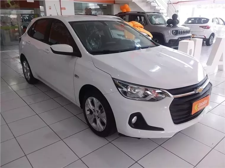 Chevrolet Onix Branco 10