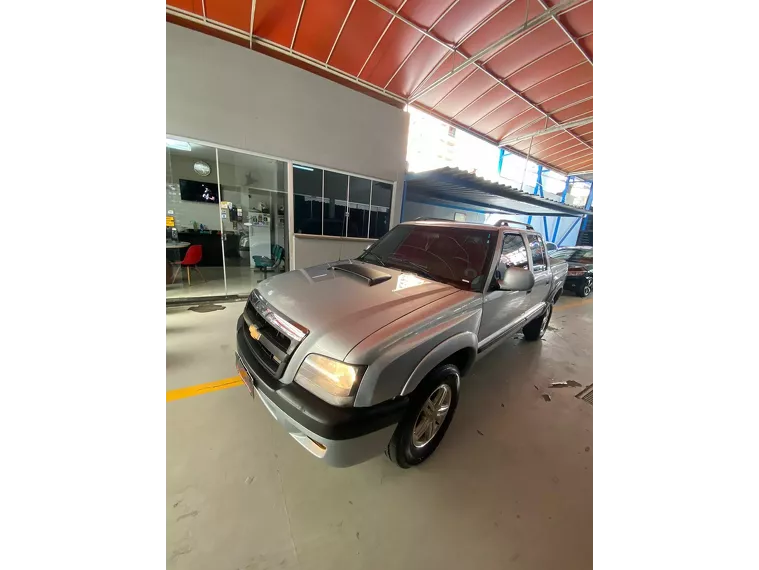 Chevrolet S10 Prata 4