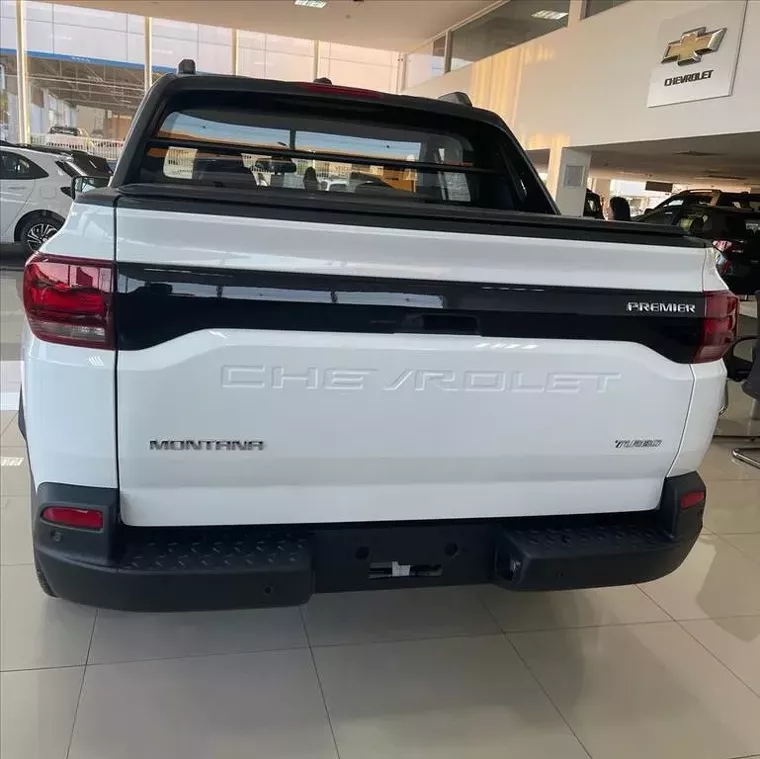 Chevrolet Montana Branco 18