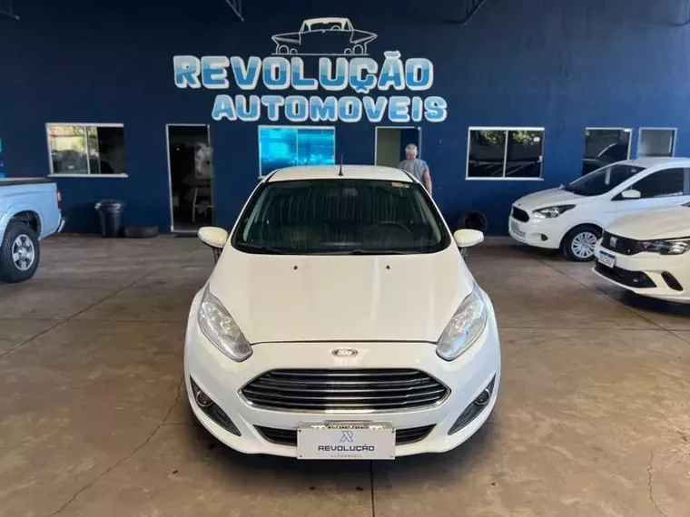 Ford Fiesta Branco 6