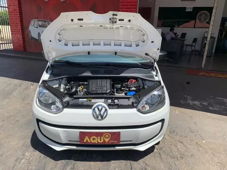 Volkswagen UP Branco 16