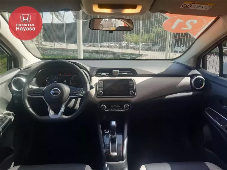 Nissan Versa Branco 1