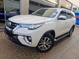Toyota Hilux SW4