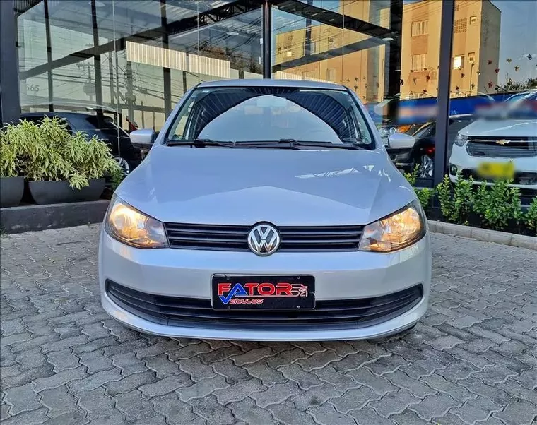 Volkswagen Gol Prata 2