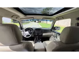 Mitsubishi Pajero Full