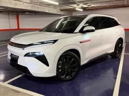 BYD Atto 8