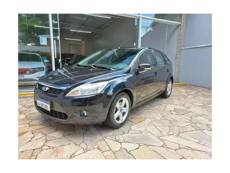 Ford Focus Preto 5