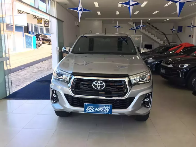 Toyota Hilux Prata 5