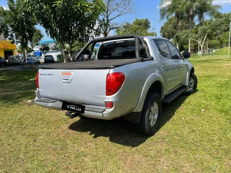 Mitsubishi L200 Triton Prata 11