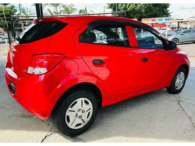 Chevrolet Onix Vermelho 4