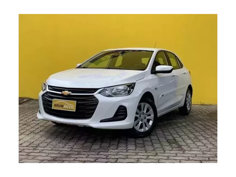 Chevrolet Onix Branco 6