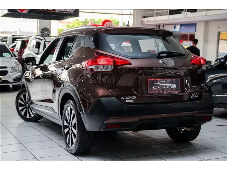 Nissan Kicks Marrom 9