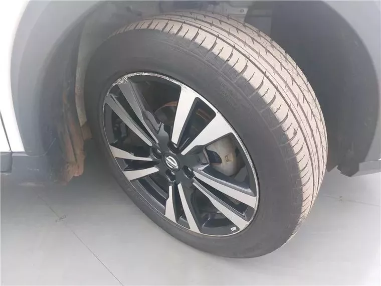 Nissan Kicks Branco 17