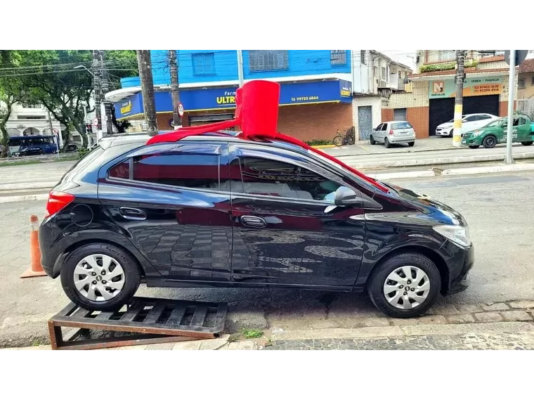 Chevrolet Onix Preto 6