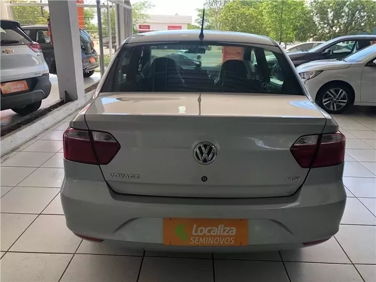 Volkswagen Voyage Prata 7