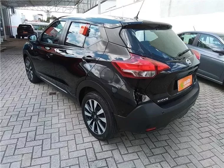 Nissan Kicks Preto 5