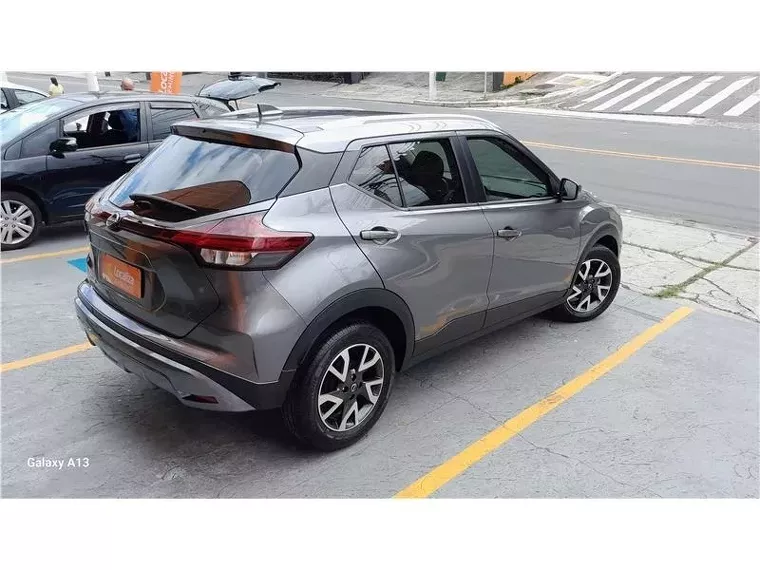 Nissan Kicks Cinza 7