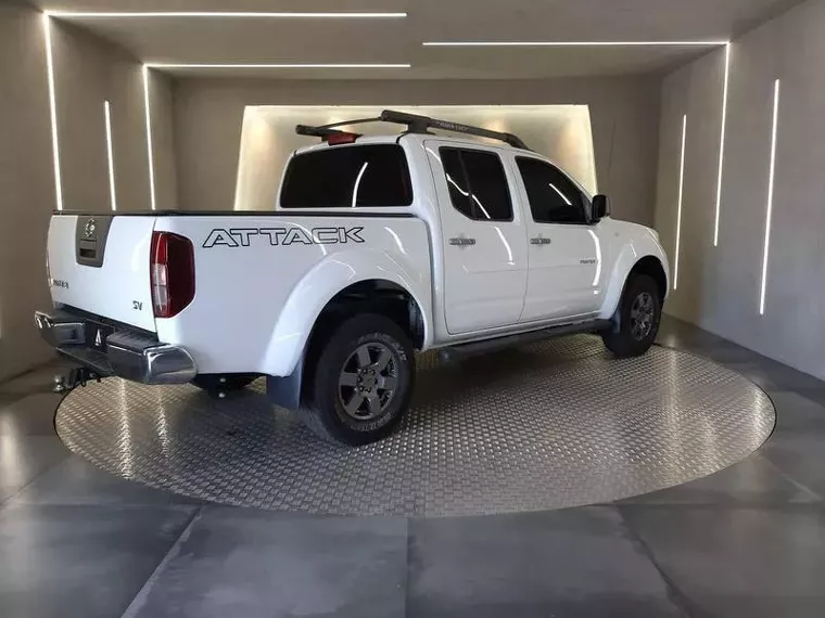 Nissan Frontier Branco 6