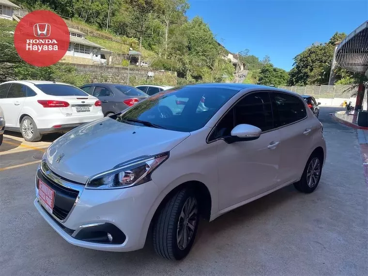 Peugeot 208 Branco 9