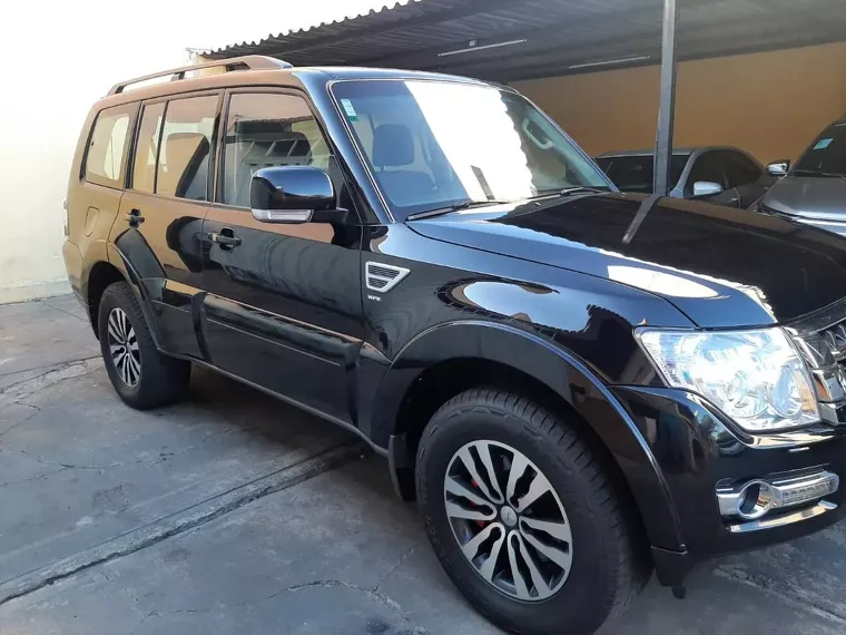 Mitsubishi Pajero Full Preto 4