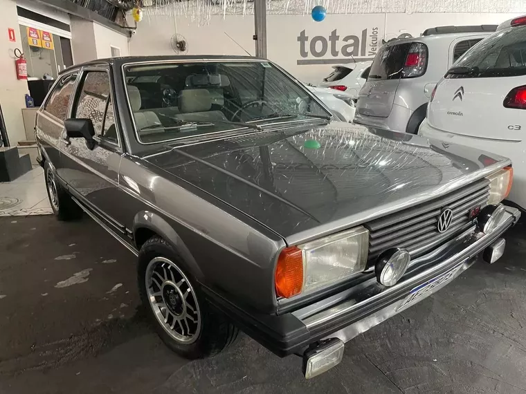 Volkswagen Gol Cinza 1