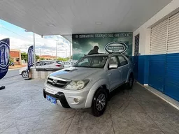 Toyota Hilux SW4