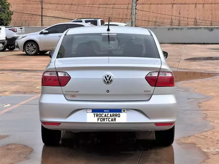 Volkswagen Voyage Prata 6