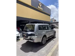 Mitsubishi Pajero Full