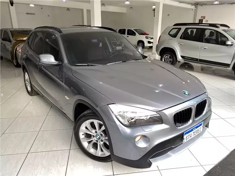 BMW X1 Cinza 7