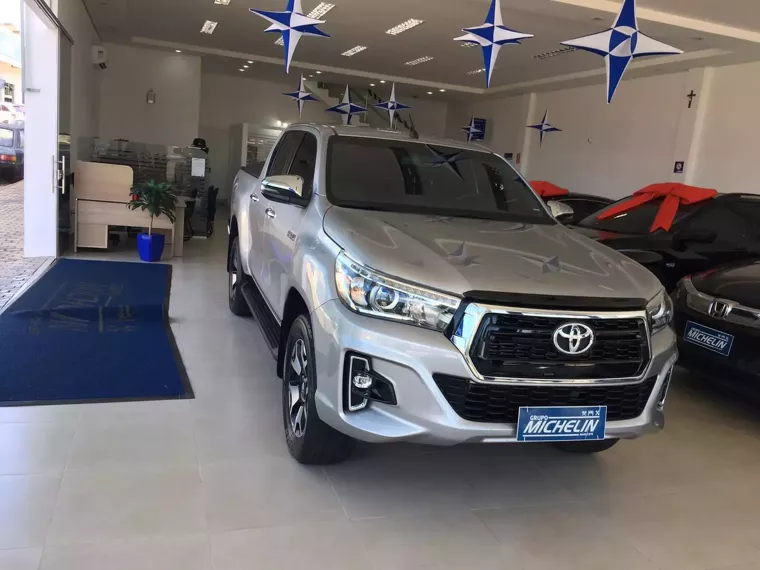 Toyota Hilux Prata 9