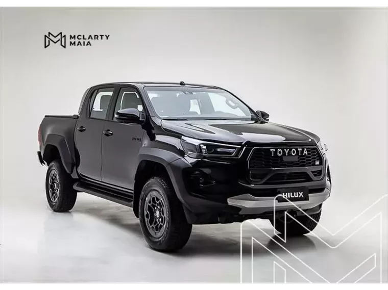 Toyota Hilux Preto 4