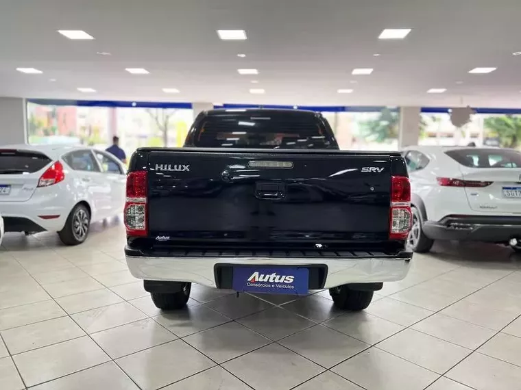 Toyota Hilux Preto 10