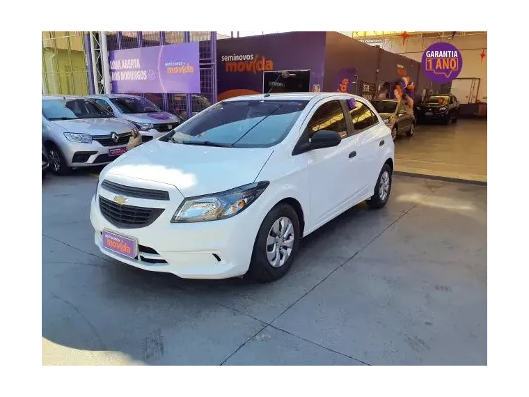 Chevrolet Onix Branco 1