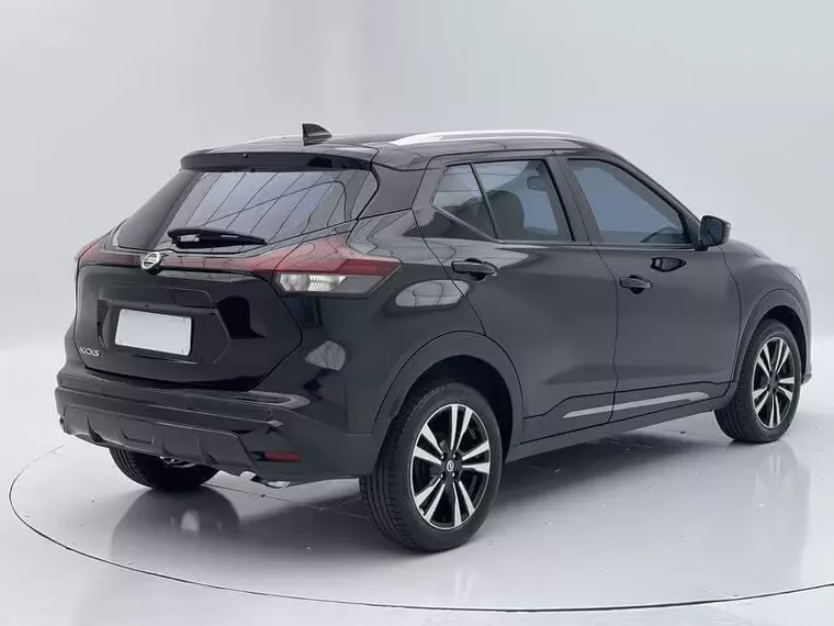 Nissan Kicks Preto 11