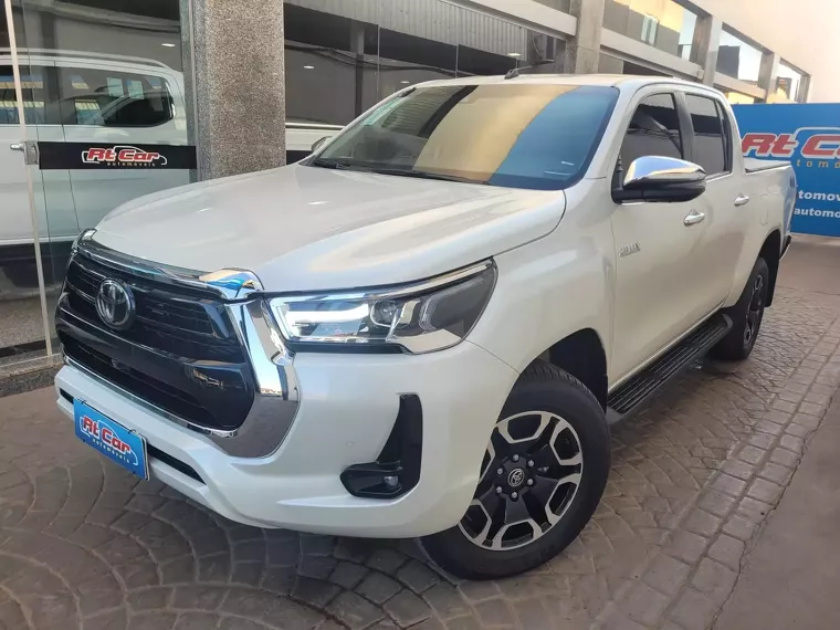 Toyota Hilux Branco 1