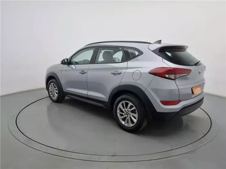 Hyundai Tucson Prata 18