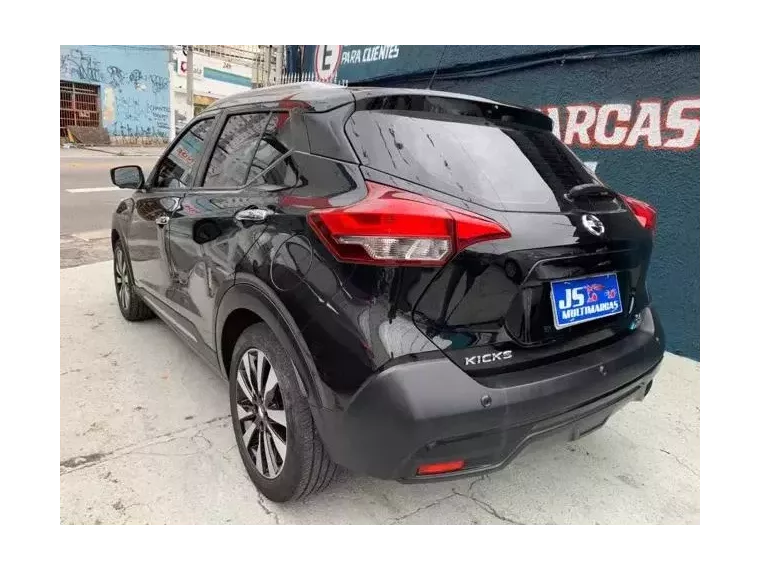 Nissan Kicks Preto 7