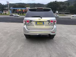 Toyota Hilux SW4