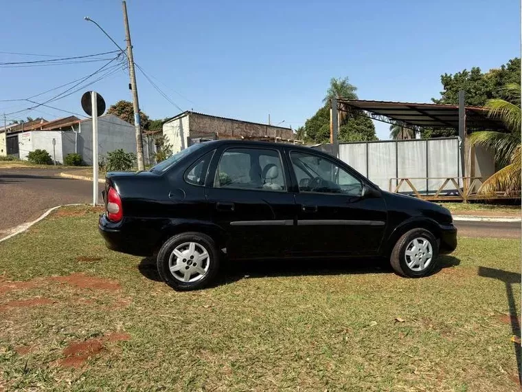 Chevrolet Classic Preto 8