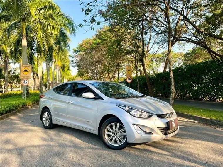 Hyundai Elantra Prata 5